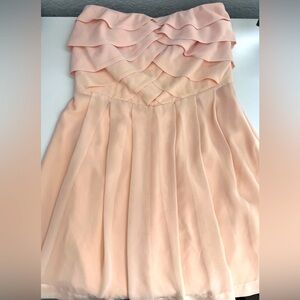 EXPRESS size 2 peach color ruffle/inside line short dress